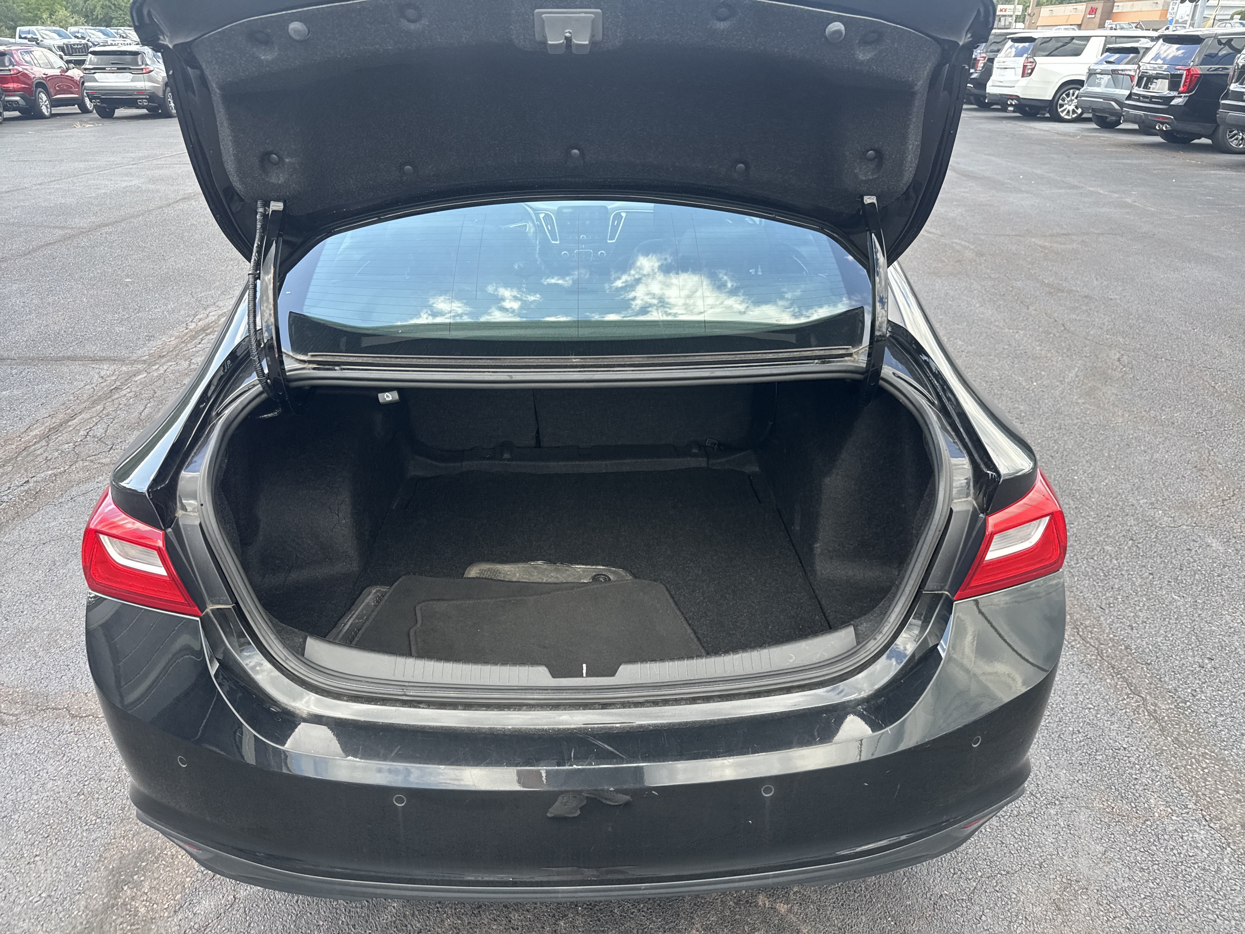 Used 2024 Chevrolet Malibu LT FWD image 5