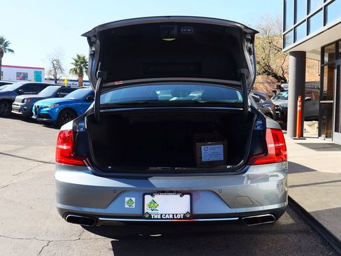 Used 2018 Volvo S90 T8 Momentum w/ Convenience Package image 22