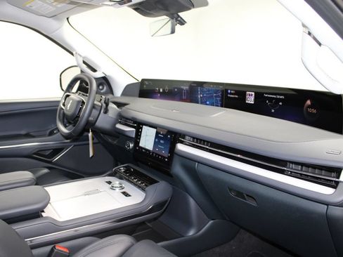 New 2027 Lincoln Navigator L Premier RWD image 31