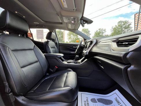 Used 2019 GMC Acadia SLT w/ LPO, Floor Liner Package AWD/4WD image 20