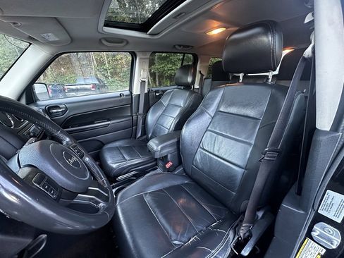 Used 2015 Jeep Patriot High Altitude image 9