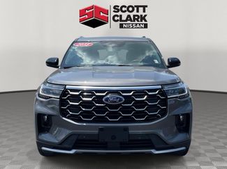 Used 2025 Ford Explorer Platinum w/ LUX Leather Package AWD/4WD video 2