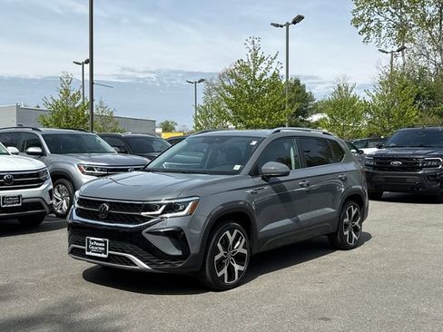 Certified 2023 Volkswagen Taos SEL AWD/4WD image 1