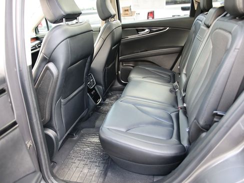 Used 2022 Lincoln Nautilus Reserve image 21