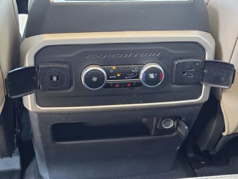 Certified 2024 Ford Expedition Limited AWD/4WD image 19