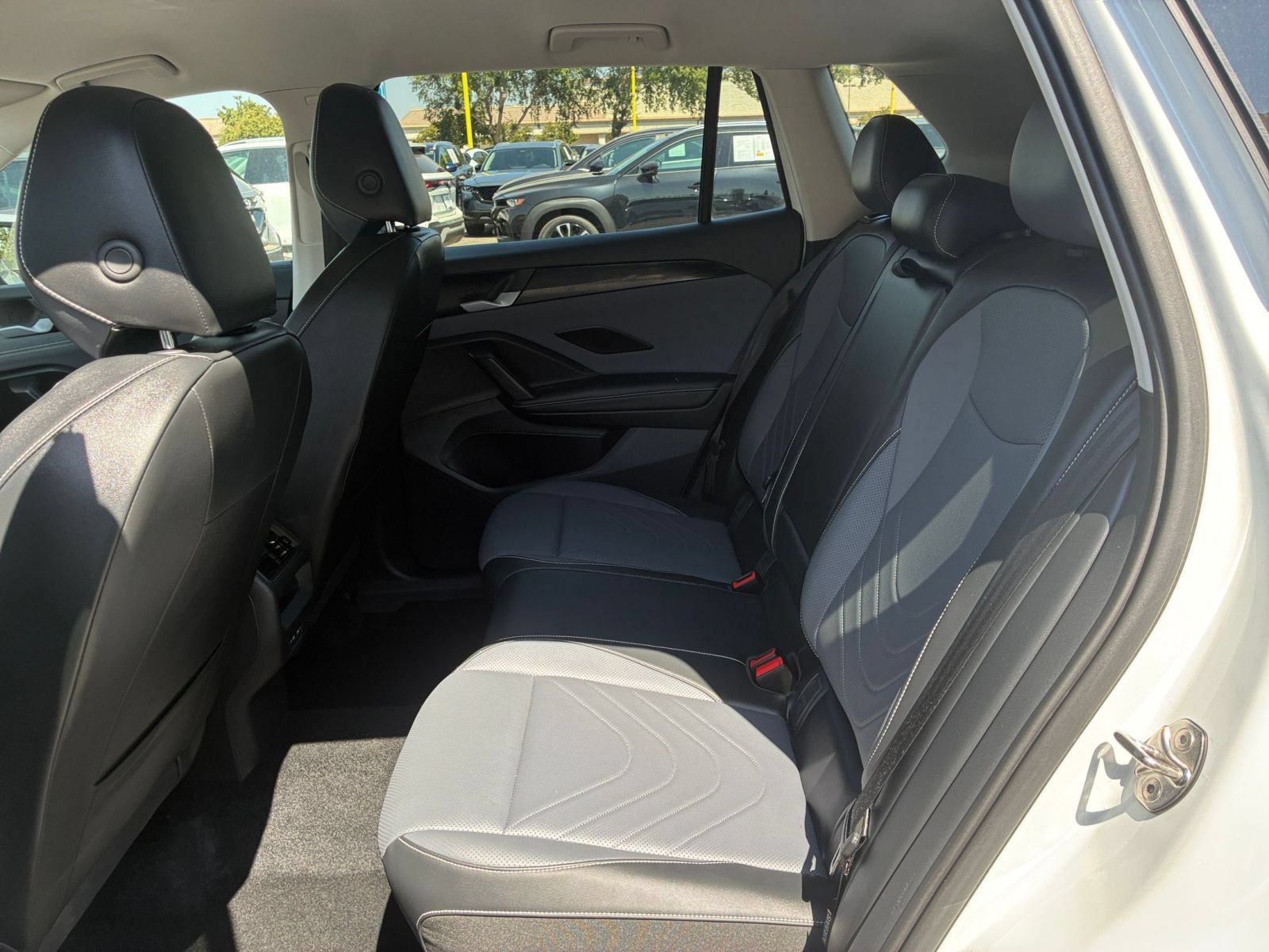 Used 2026 Volkswagen Tiguan SE FWD image 27