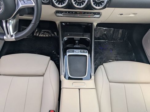Certified 2025 Mercedes-Benz GLA 250 image 6