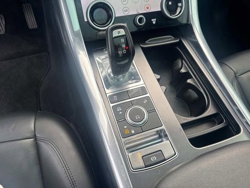 Used 2020 Land Rover Range Rover Sport SE image 22