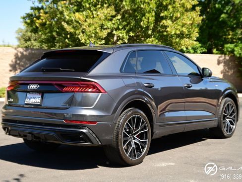 Used 2021 Audi Q8 Premium Plus w/ Premium Plus Package image 3