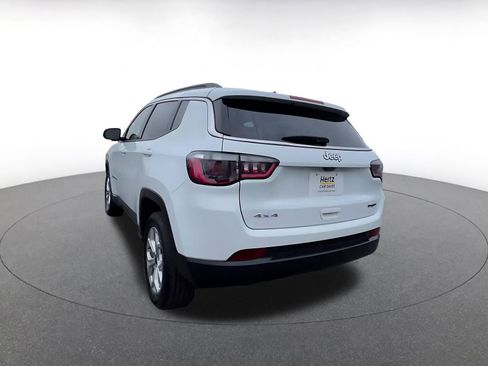 Used 2025 Jeep Compass Latitude image 11