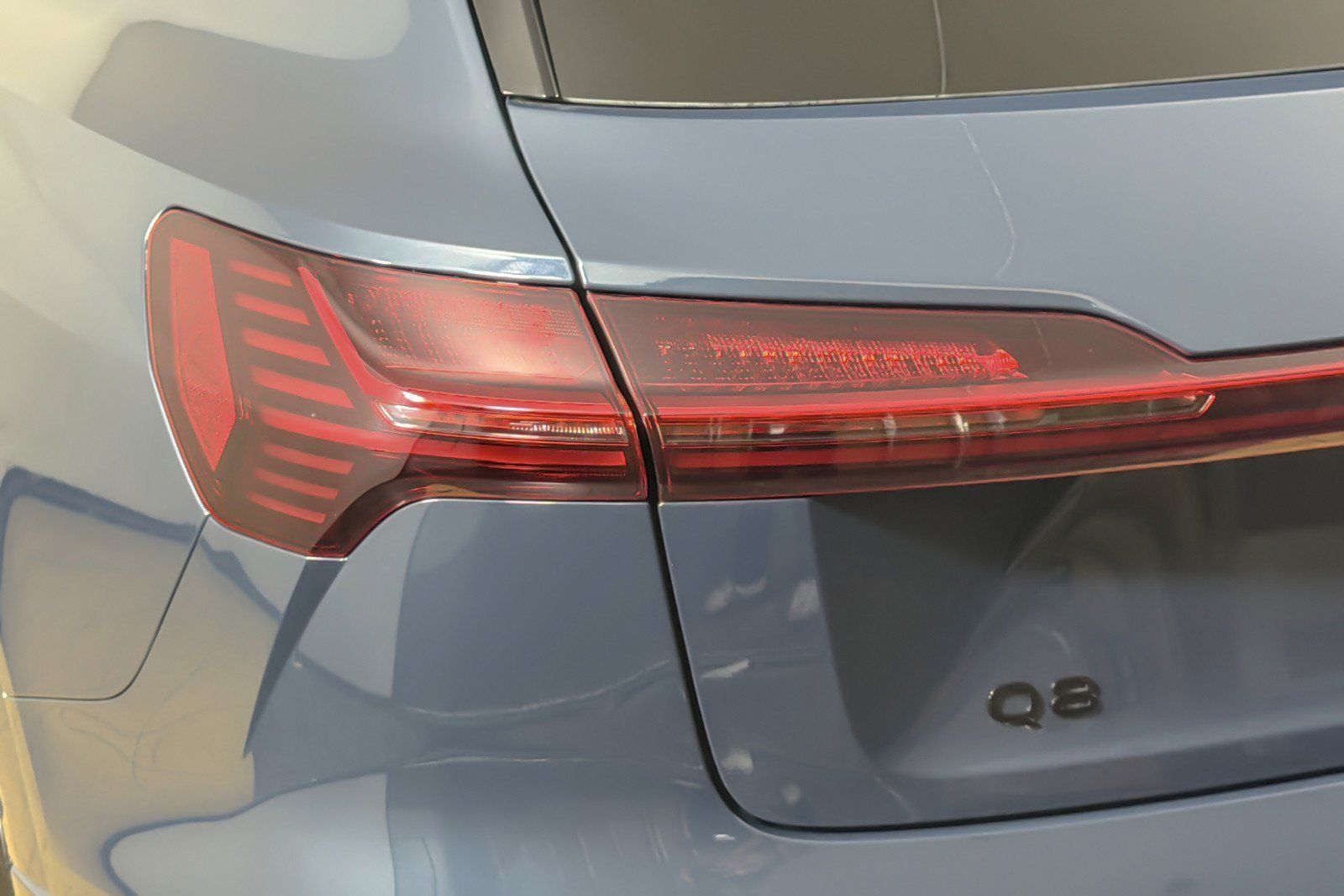 Used 2024 Audi Q8 e-tron Premium AWD/4WD image 26
