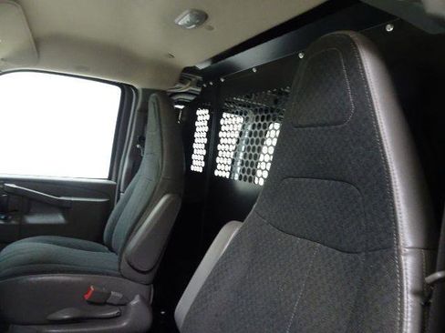 Used 2021 Chevrolet Express 2500 w/ Driver Convenience Package image 25