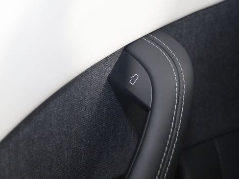 Used 2022 Tesla Model S Plaid image 30