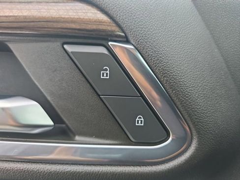 Used 2023 Chevrolet Silverado 1500 LT image 30