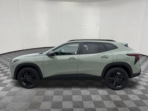 Used 2025 Chevrolet Trax ACTIV w/ Sunroof Package FWD image 12