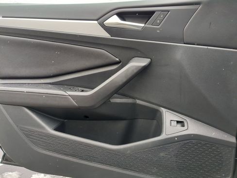 Used 2025 Volkswagen Jetta Sport image 11