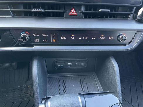 Used 2024 Kia Sportage EX image 41