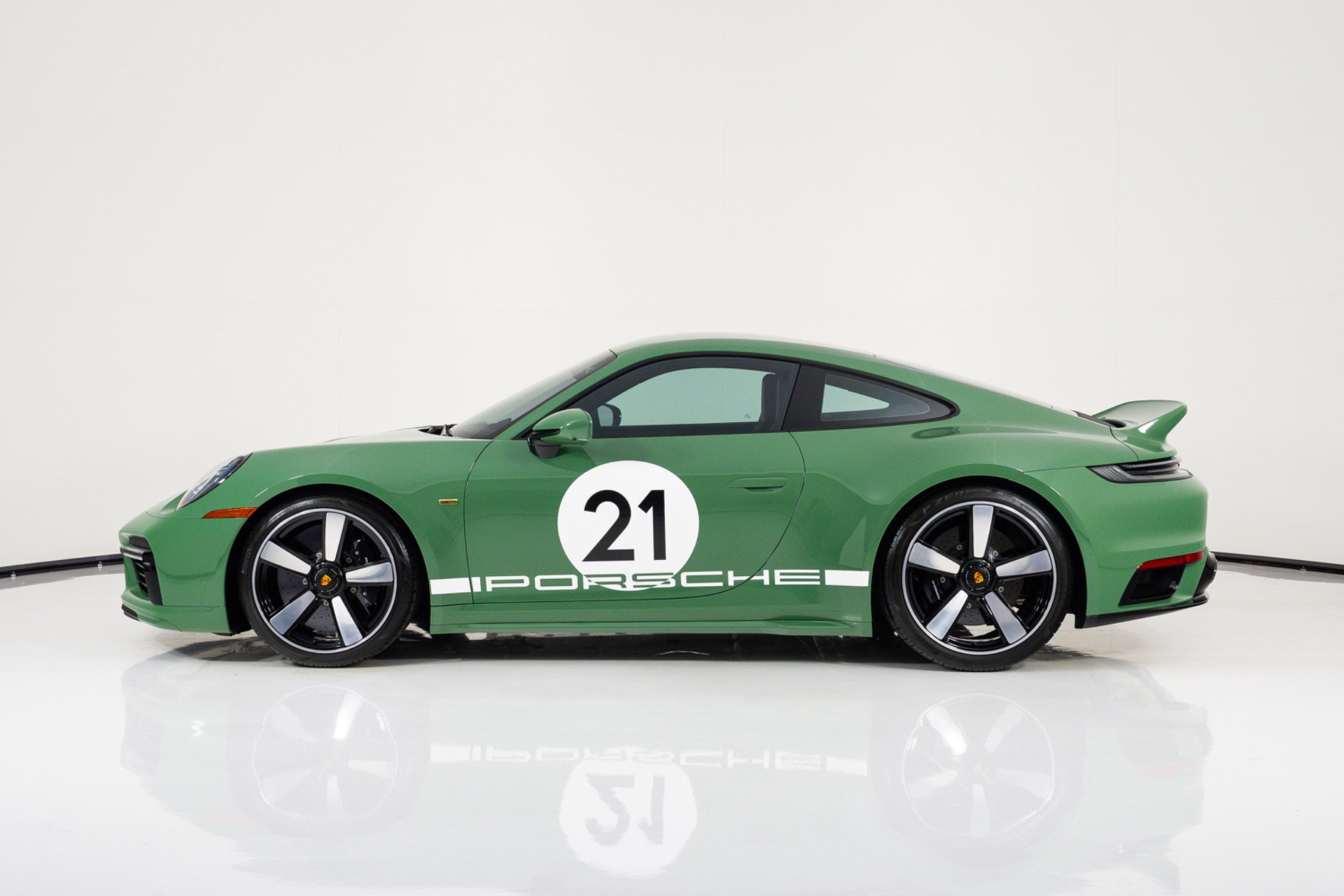 Used 2023 Porsche 911 Sport Classic RWD image 6