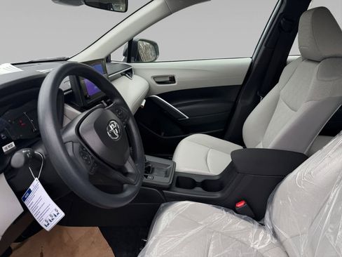 New 2026 Toyota Corolla Cross L image 9