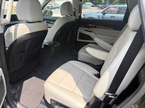 Used 2022 Kia Telluride EX w/ EX Premium Package AWD/4WD image 24