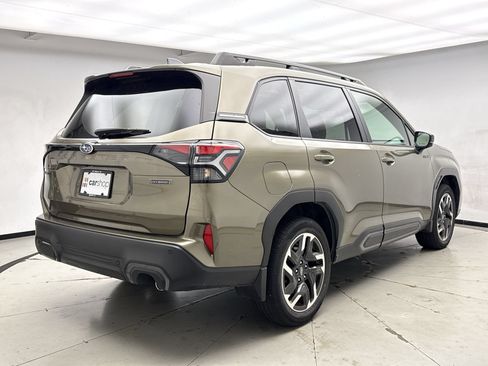 Used 2025 Subaru Forester Limited AWD/4WD image 5