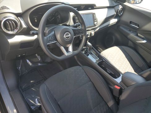 Certified 2024 Nissan Kicks SV image 7