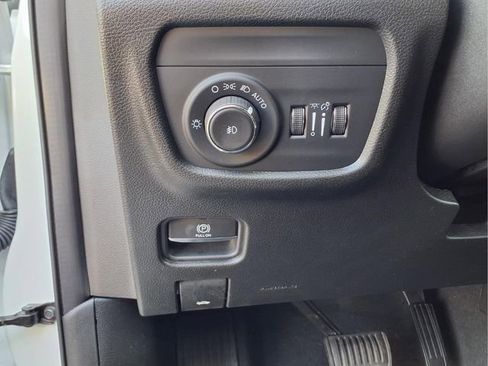 Used 2023 Jeep Grand Cherokee Limited AWD/4WD image 23