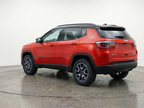 Used 2025 Jeep Compass Trailhawk AWD/4WD image 6