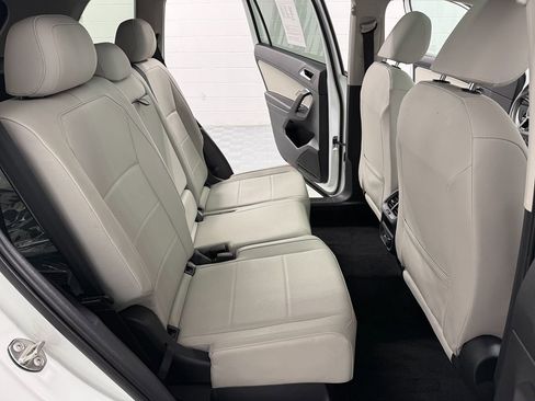 Used 2021 Volkswagen Tiguan SEL w/ 2-Row Tiguan MDO Package image 12