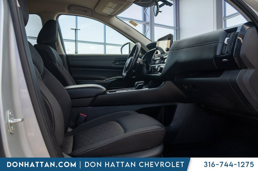 Used 2024 Nissan Pathfinder SV AWD/4WD image 25