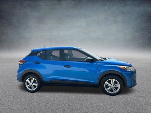 Used 2025 Nissan Kicks Play S FWD image 6
