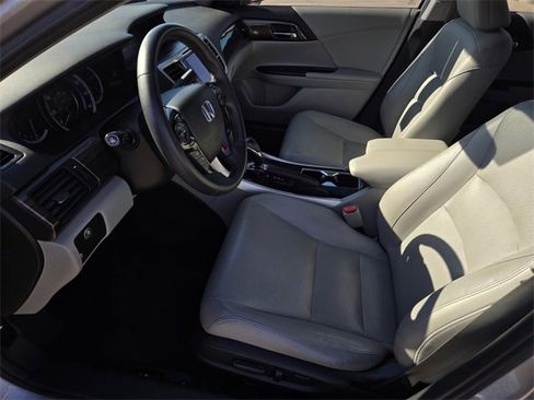 Used 2016 Honda Accord EX-L image 19