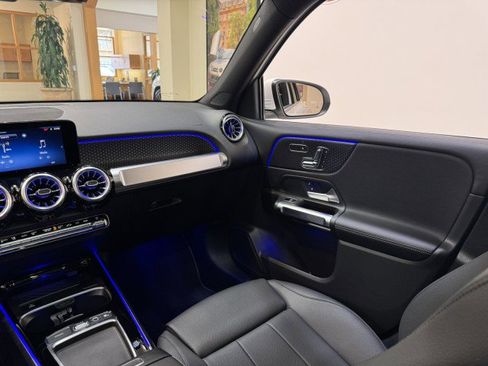 Certified 2025 Mercedes-Benz GLB 250 image 10