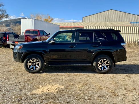 Used 2020 Toyota 4Runner TRD Off-Road Premium image 2