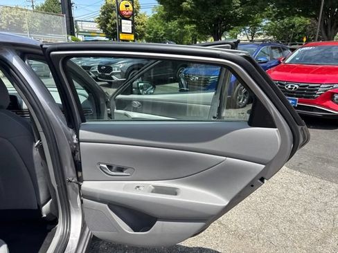 Used 2024 Hyundai Elantra SEL FWD image 32