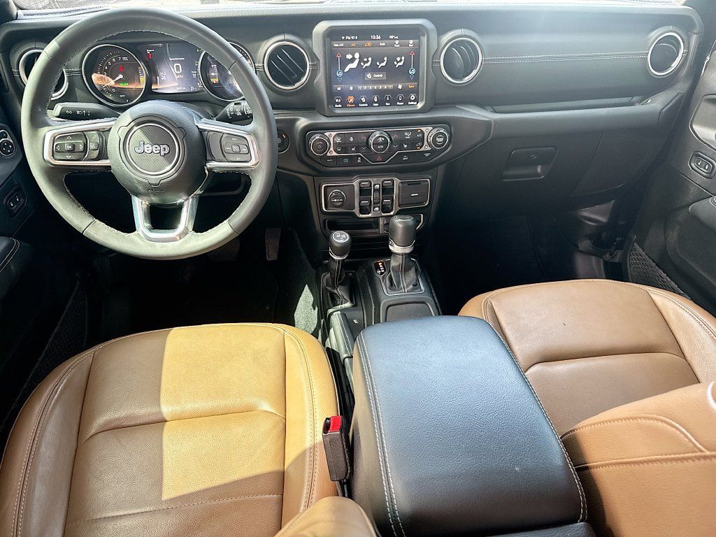 Used 2023 Jeep Wrangler Unlimited Sahara w/ Cold Weather Group AWD/4WD image 25