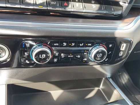 Used 2023 GMC Sierra 1500 SLT w/ SLT Premium Package AWD/4WD image 25
