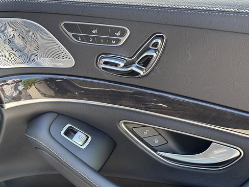 Used 2019 Mercedes-Benz S 560 Sedan image 17