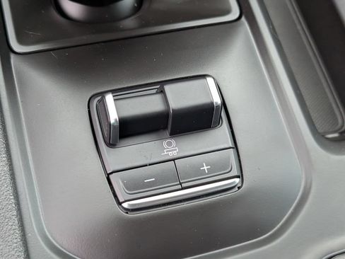 Used 2024 GMC Sierra 1500 AT4 w/ AT4 Premium Package AWD/4WD image 18