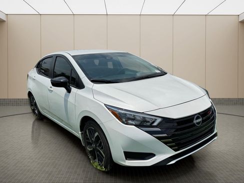 Used 2025 Nissan Versa SR w/ Trunk Package FWD image 9