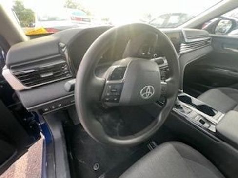Used 2025 Toyota Camry LE image 12