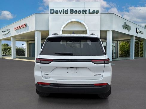 New 2025 Jeep Grand Cherokee Limited w/ Luxury Tech Group II image 6