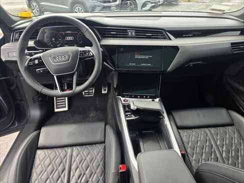 Used 2024 Audi SQ8 e-tron Premium Plus AWD/4WD image 20
