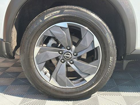 Used 2025 Nissan Rogue SV image 18