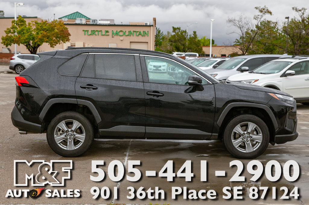 Used 2023 Toyota RAV4 XLE FWD image 5
