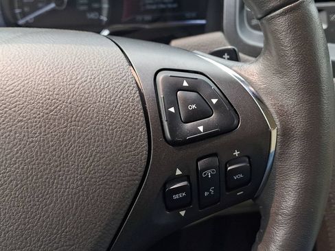 Used 2014 Lincoln MKS FWD image 22