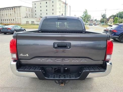 Used 2021 Toyota Tacoma SR5 image 8