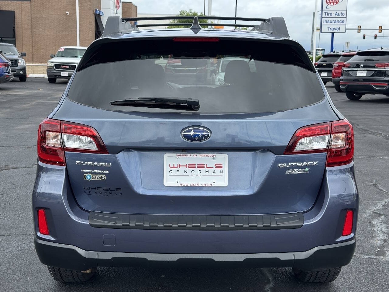 Used 2017 Subaru Outback 2.5i Premium AWD/4WD image 6