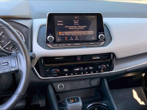 Used 2021 Nissan Rogue SV w/ Premium Package image 6