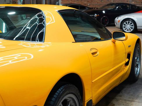 Used 2002 Chevrolet Corvette Z06 w/ Memory Pkg RWD image 19
